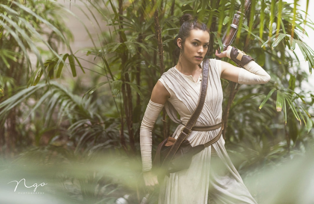 Rey 8x10